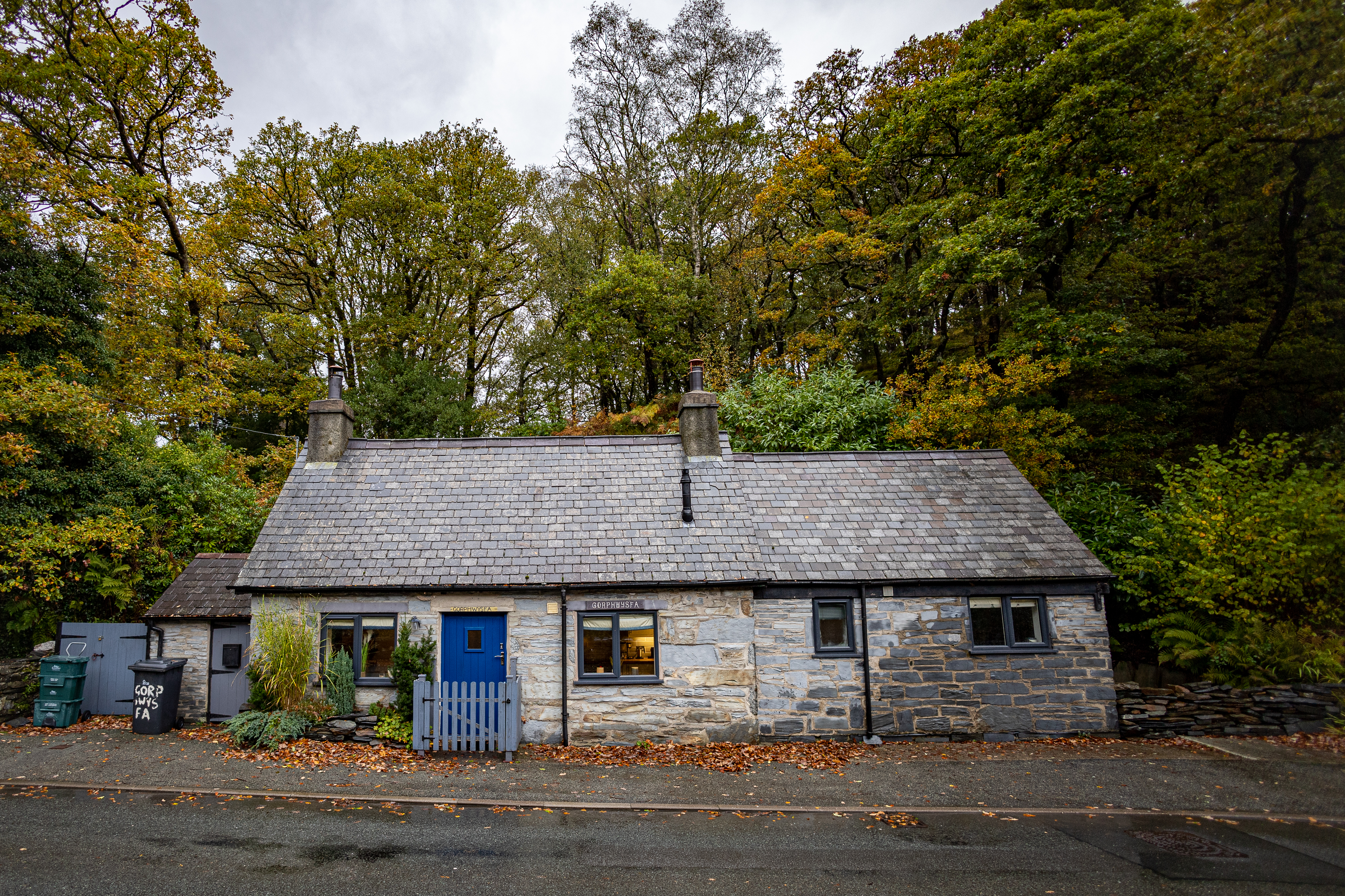 Gorphwysfa stone cottage exterior in Capel Curig